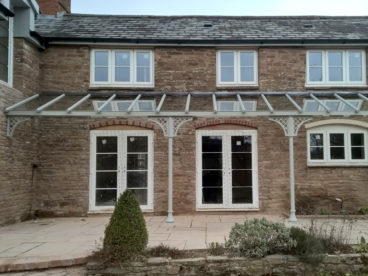 <p>Our fluted columns with the Trompette bases and our Lattice quarter arches in Herefordshire, fitted 2015.</p>
