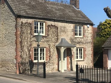 <p>"We are very please with the porch which goes so very well with the house (built in 1858). The installers were both pleasant and professional."</p>
<p>Mr & Mrs M, Wiltshire.<br />
April 2018</p>
