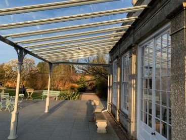 <p>We installed this large structure at The Summer House at Irnham Hall in Lincolnshire. The structure extends the seating area without the need for a marquee, and needless to say, couples and guests have loved it! </p>
